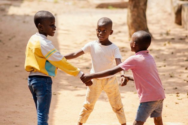 Diversidade de culturas na brincadeira de amarelinha africana Tempojunto